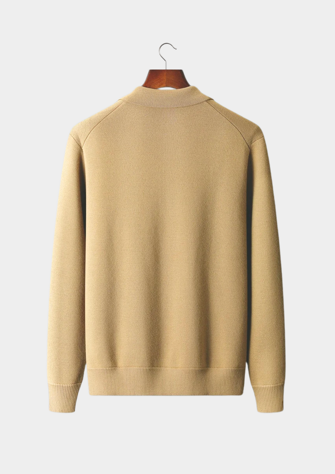 Sophisticated men's button-up cardigan, long sleeve, knitwear with patch pockets for versatile layering.