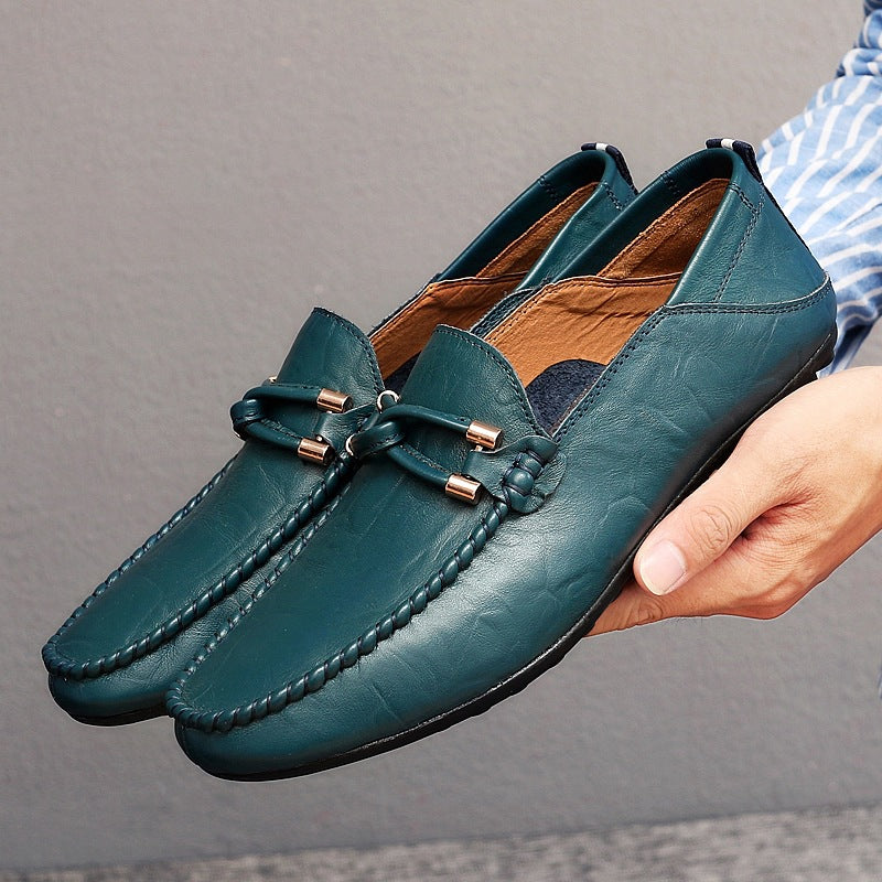 Comfortable men's Cambridge slip-on loafers. Classic footwear, sophisticated for everyday formal or casual style.
