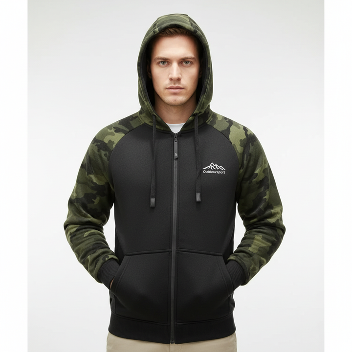 Warm men's camo fleece jacket, polyester, zipped for comfort and style.