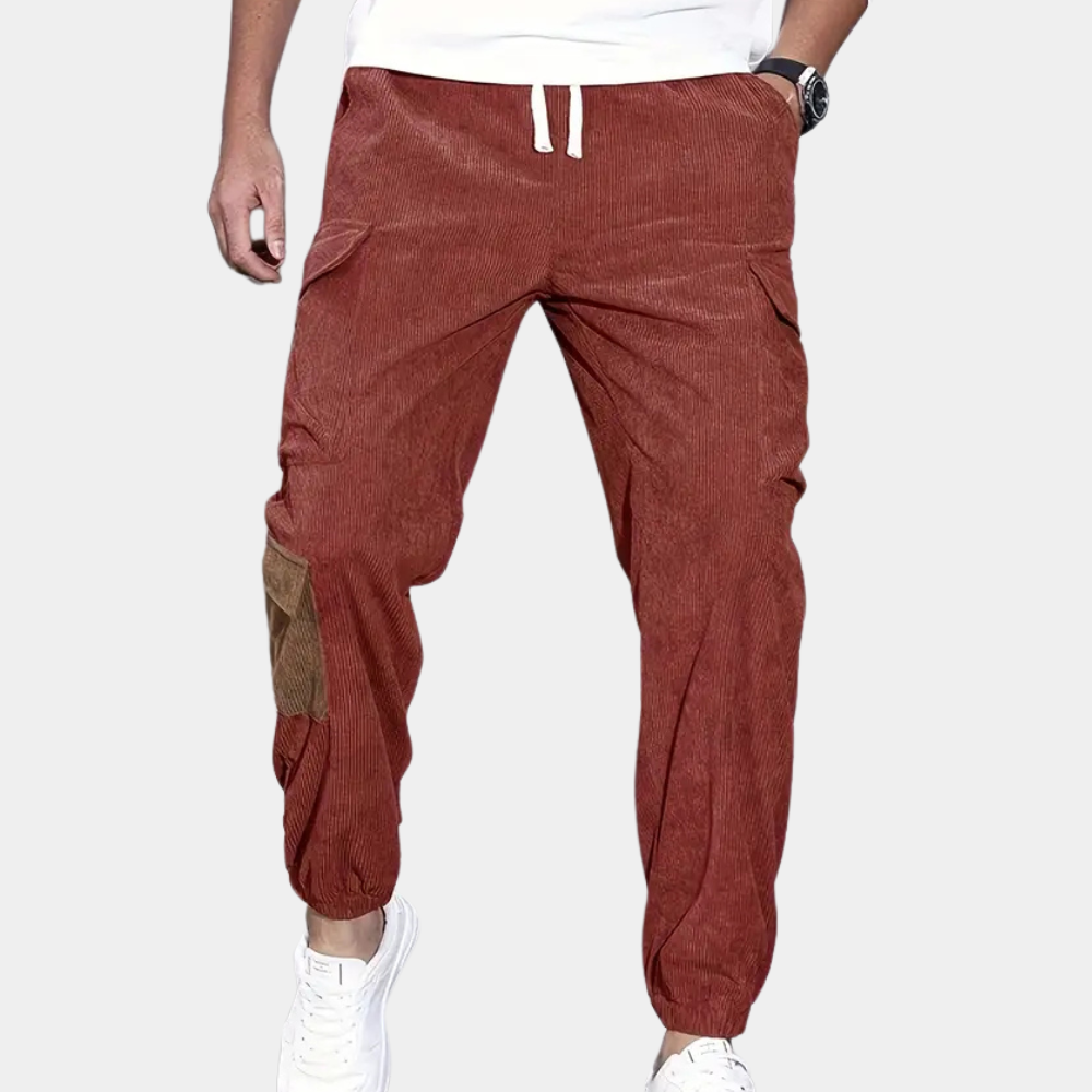 Men's durable baggy cargo pants, offering casual comfort and a practical streetwear look with ample storage.