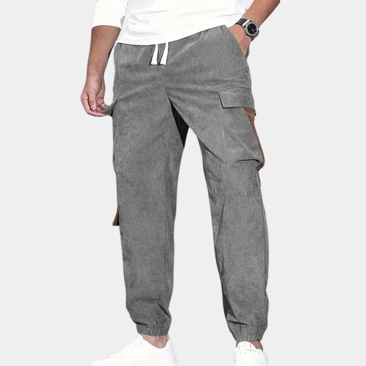 Versatile men's baggy cargo pants, offering superior comfort for daily wear and street fashion.