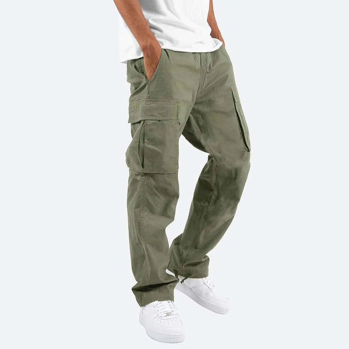 Men's comfortable cargo trousers, multi-pocket design for practical utility.