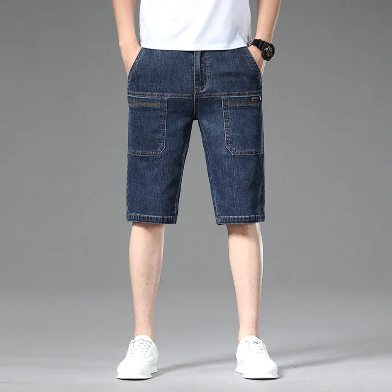 Practical men's multi-pocket utility shorts, relaxed fit ensures comfort for all-day casual and summer wear.