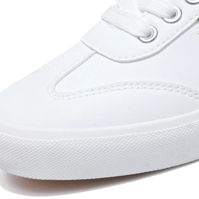 Comfortable men's everyday sneakers, essential casual footwear for active men.