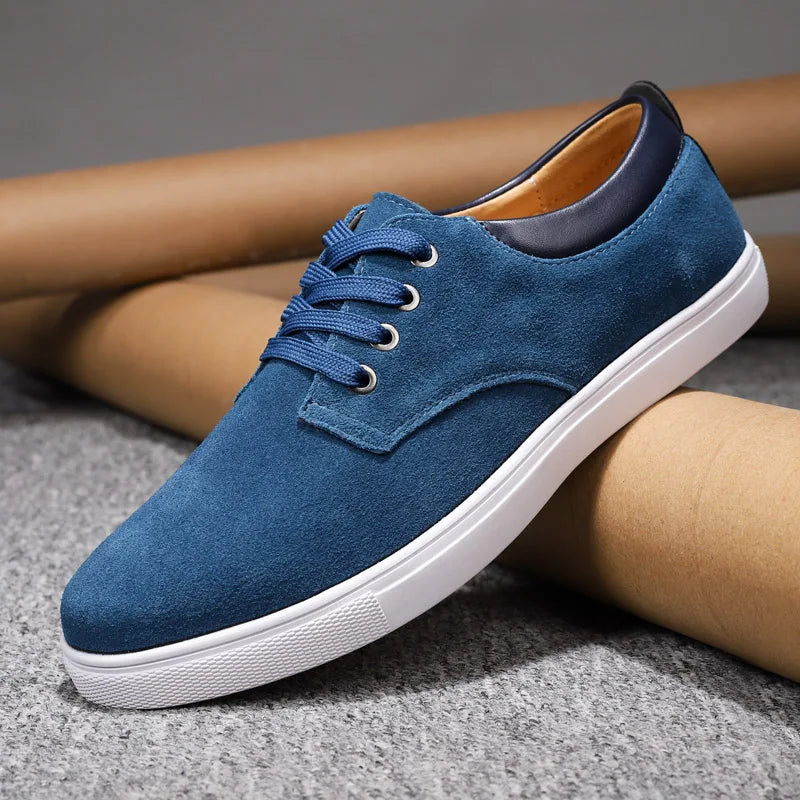 Men's casual everyday shoes, providing superior comfort for versatile use.