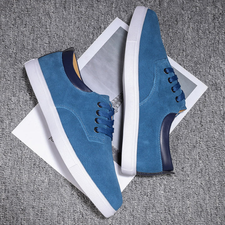 Smart men's sneakers for daily activities, combining comfort with modern style.