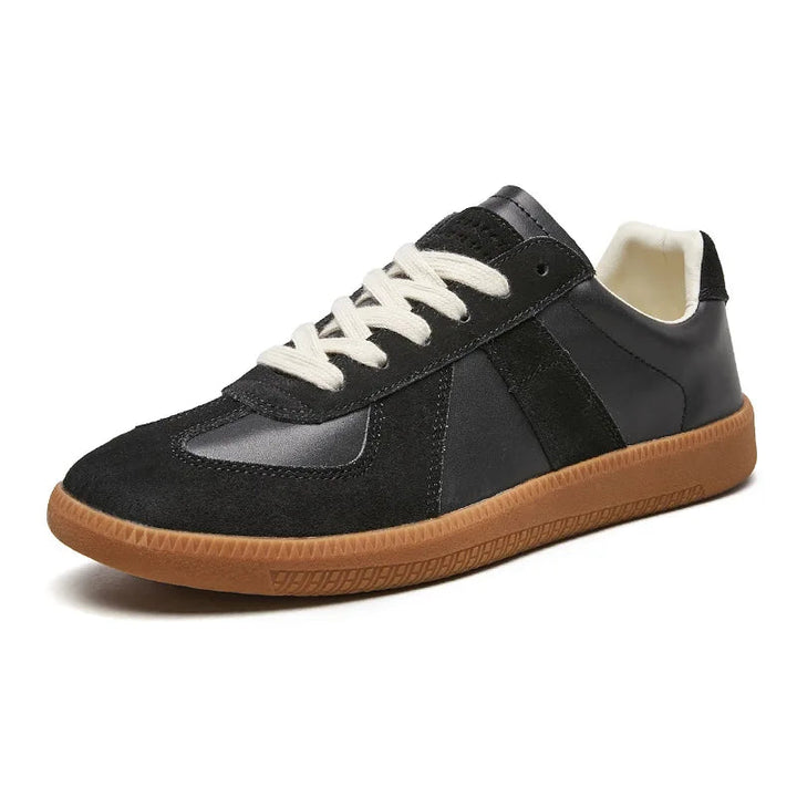 Men's casual lace-up sneakers for everyday activities, comfortable non-slip low top design.