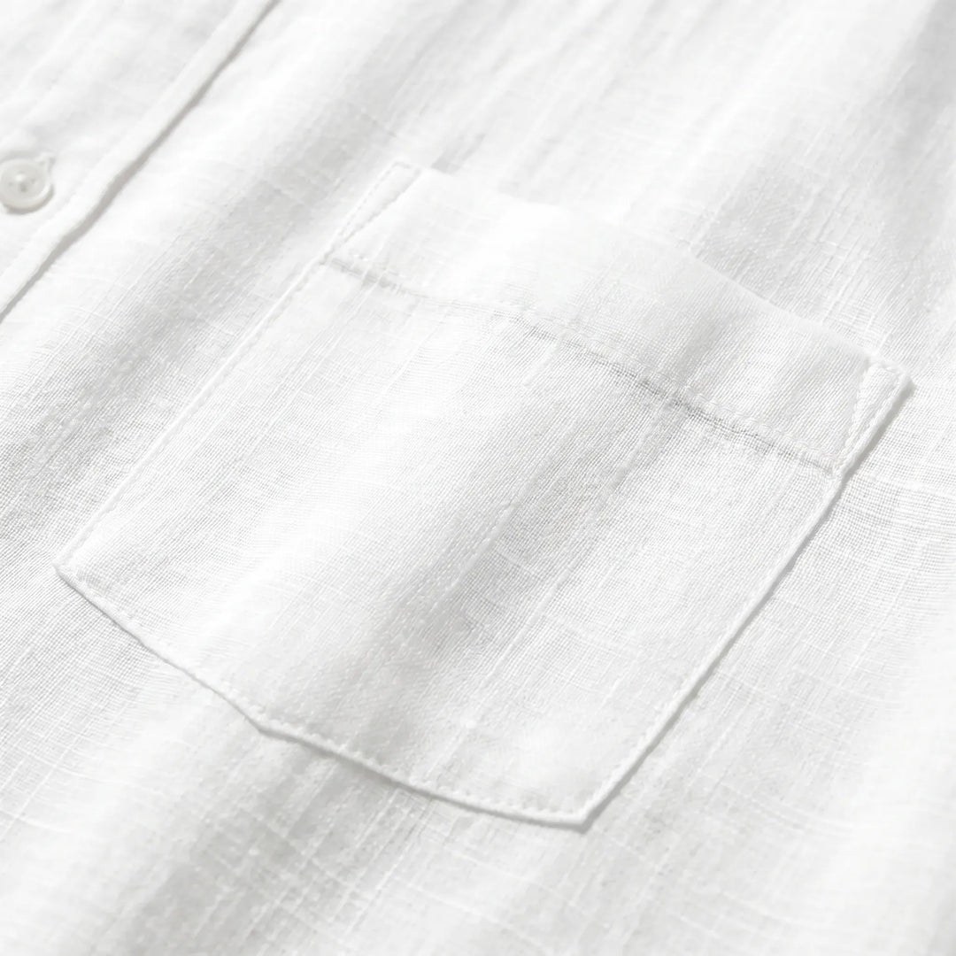 Relaxed fit men's short-sleeve summer shirt. Casual button-down for warm weather and everyday wear.