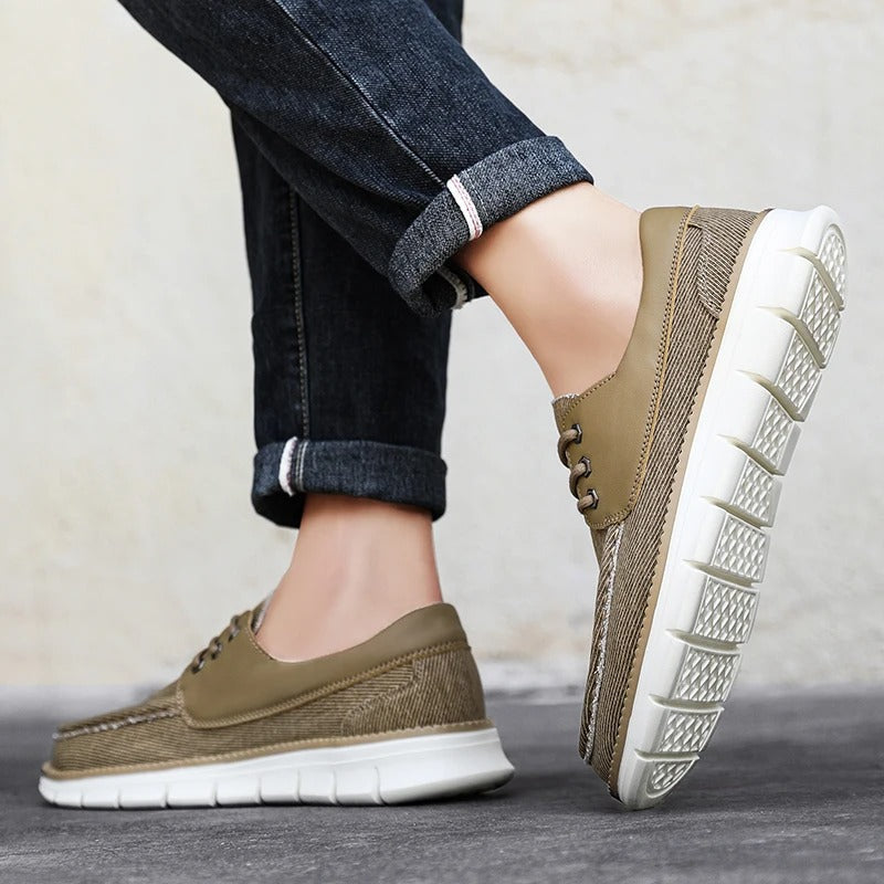 Comfortable men's casual loafers, easy slip-on design for daily fashion. Versatile men's walking shoes.