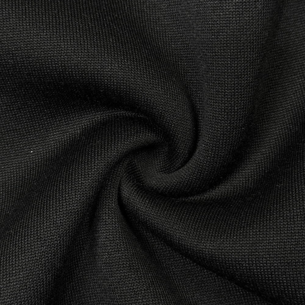 Théo men's casual black hoodie, featuring practical zipper details for ultimate everyday comfort.