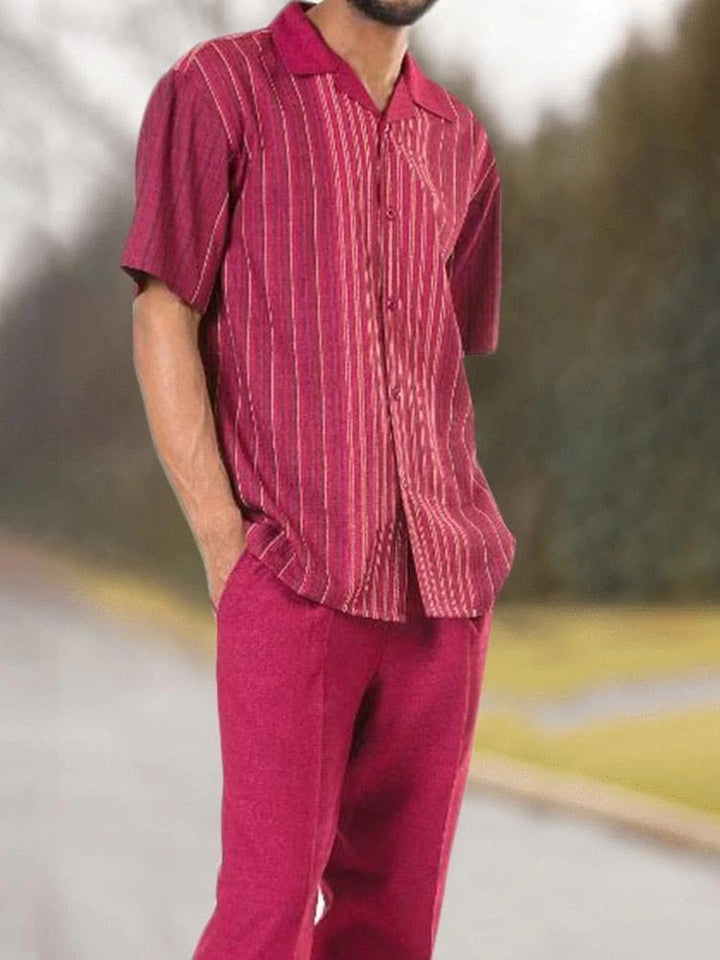 Men's short sleeve polyester two-piece set, an essential for a casual summer wardrobe.