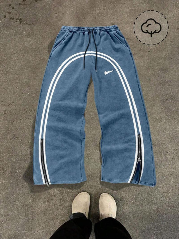 Tapered fit men's Catania track pants, perfect for streetwear and everyday comfort.