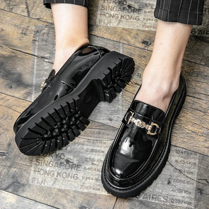 Elegant men's Cavalier chain loafer. Versatile footwear for both dress and casual occasions, featuring a unique lug sole.