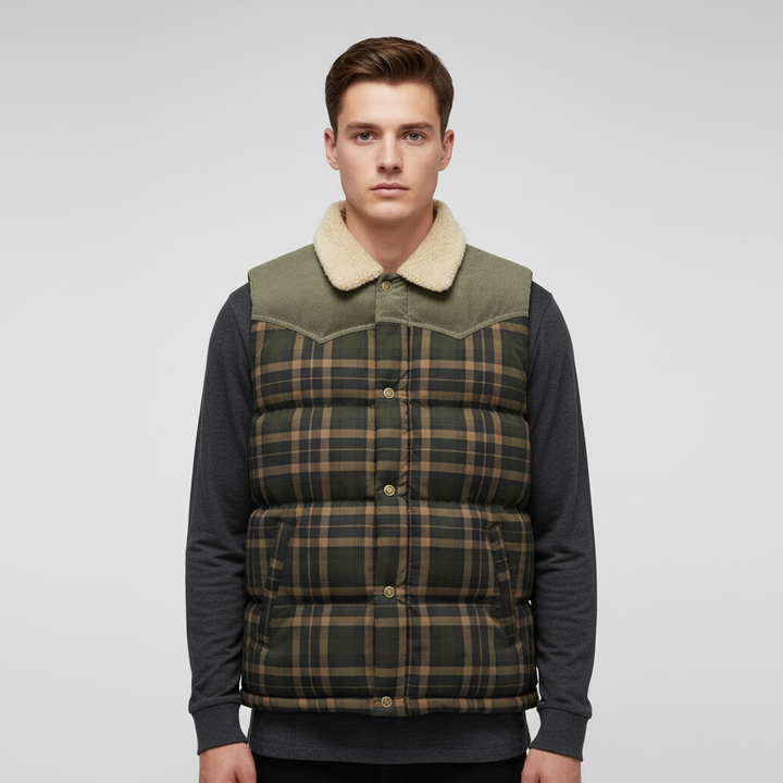 Stylish men's insulated vest, checked design, suitable for winter outdoor adventures