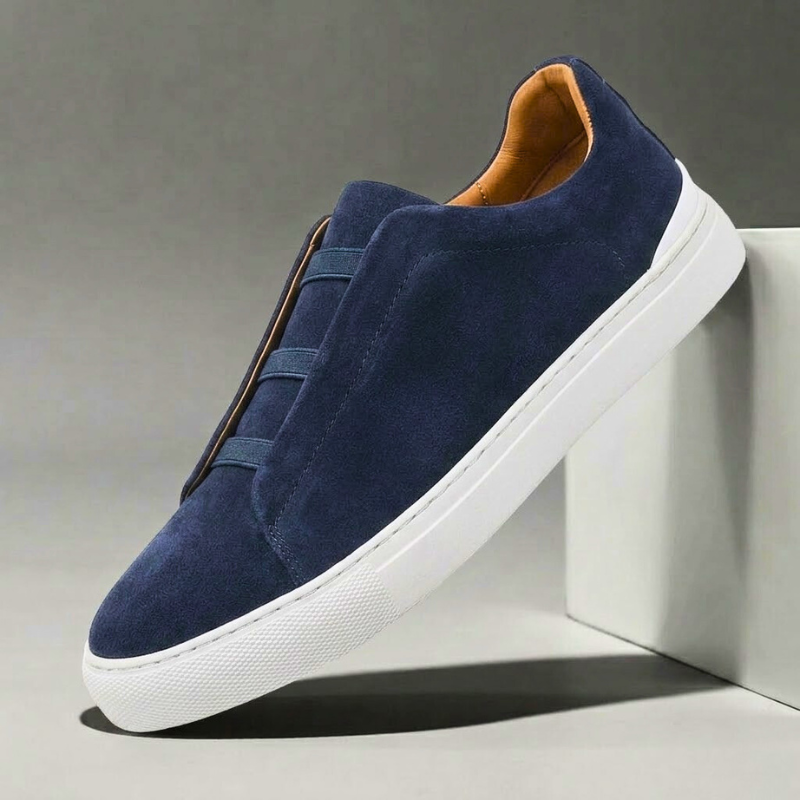 Men's Chelsea sneakers, sleek design, elastic side panels. Effortless style & all-day comfort for modern men.