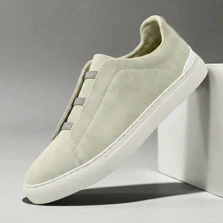 Men's fashion Chelsea sneakers, modern casual footwear. Blends comfort, style, and versatility.