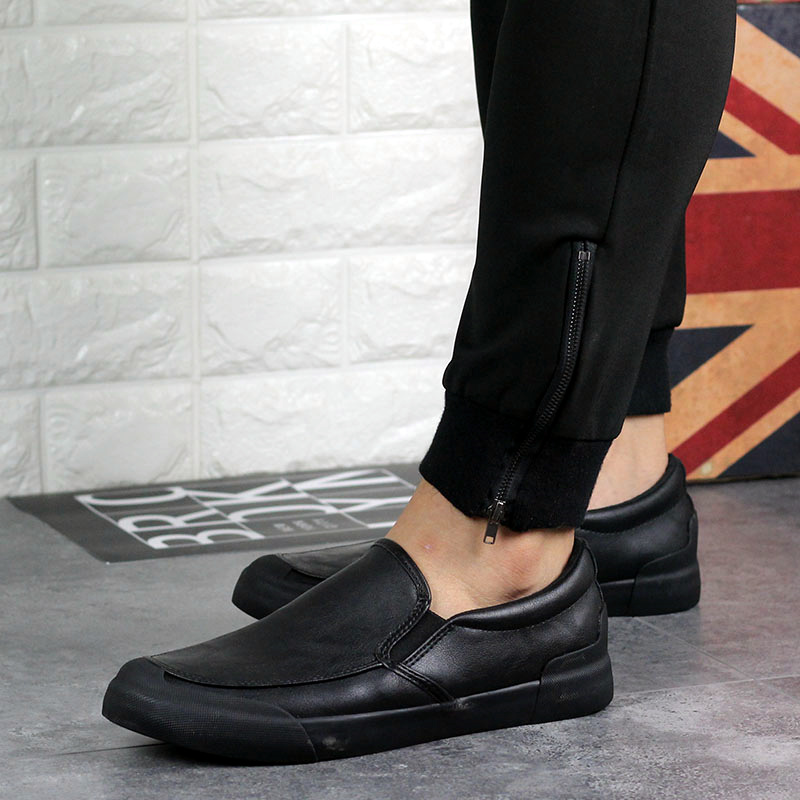 Men's slip-on sneakers in Chelsea style. Available in tan, brown, gray, black, red. Comfortable casual shoes.