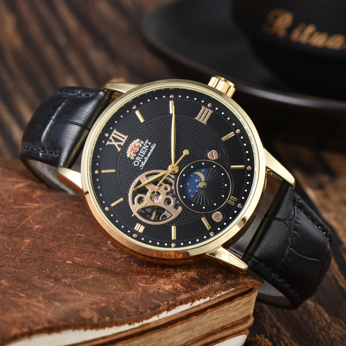 Mechanical men's automatic watch with sun & moon display, classic vintage timepiece, premium leather strap.