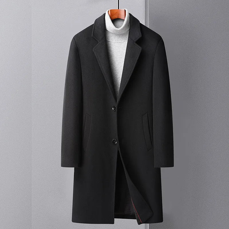 Warm men's long trench coat in a tailored fit, ideal winter outerwear for elegant and sophisticated cold-weather fashion.
