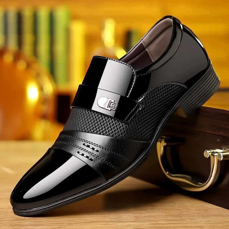 High-quality men's black oxford formal shoes, essential elegant footwear for business events & sophisticated attire.