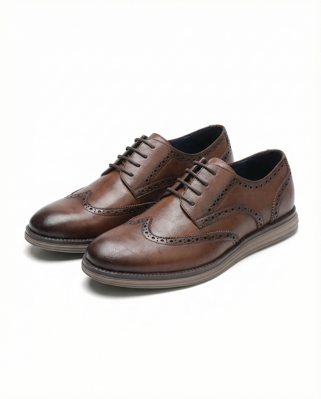 Timeless men's dark brown leather Oxford shoes, a classic lace-up design for sophisticated formal footwear.