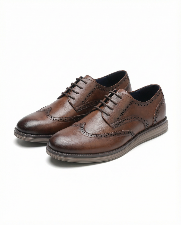 Timeless men's dark brown leather Oxford shoes, a classic lace-up design for sophisticated formal footwear.