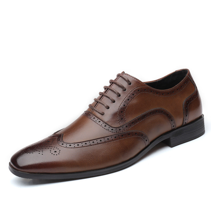 Elegant men's brown brogue Oxford shoes, a versatile choice for formal or semi-formal attire.