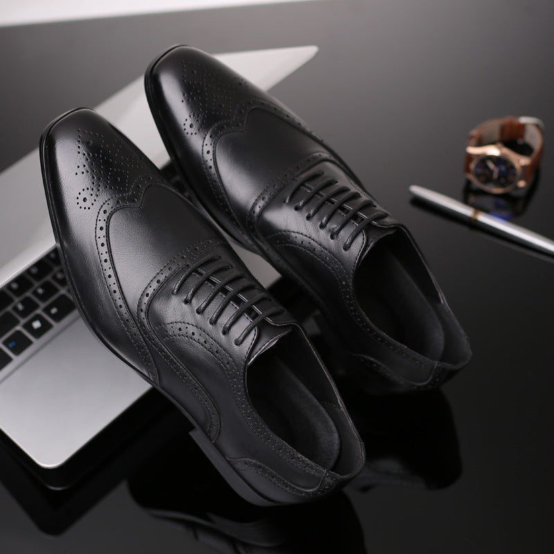 Stylish men's black leather brogue Oxford shoes, suitable for business & elevated fashion.
