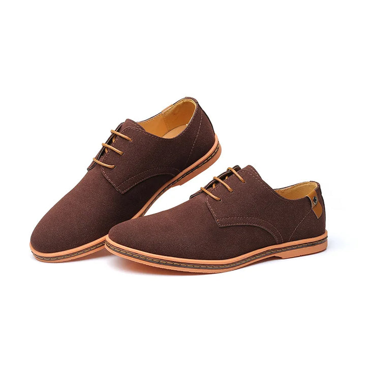 Stylish men's blue Oxford shoes. Classic design, comfortable and lightweight, ideal for business and formal occasions.