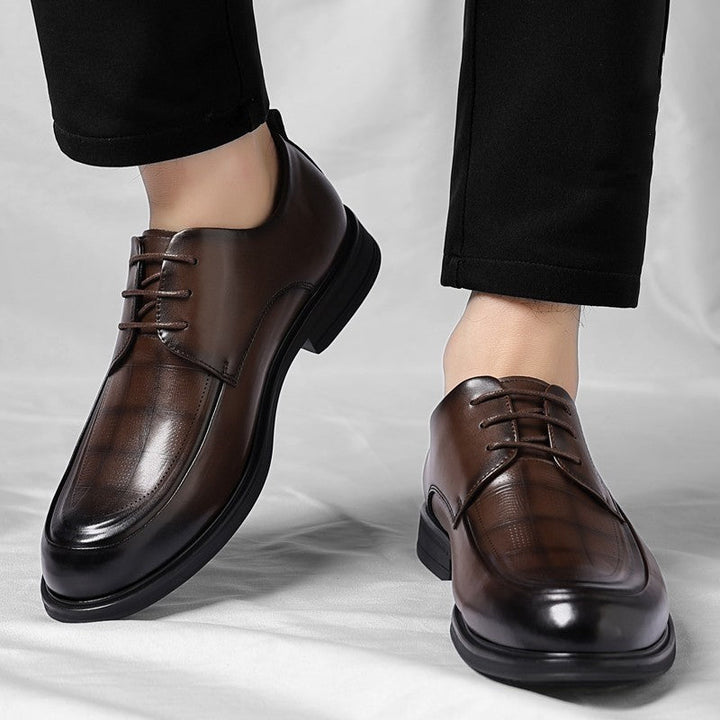 Men's sophisticated classic brogue dress shoes, premium leather formal footwear for business & elegance.