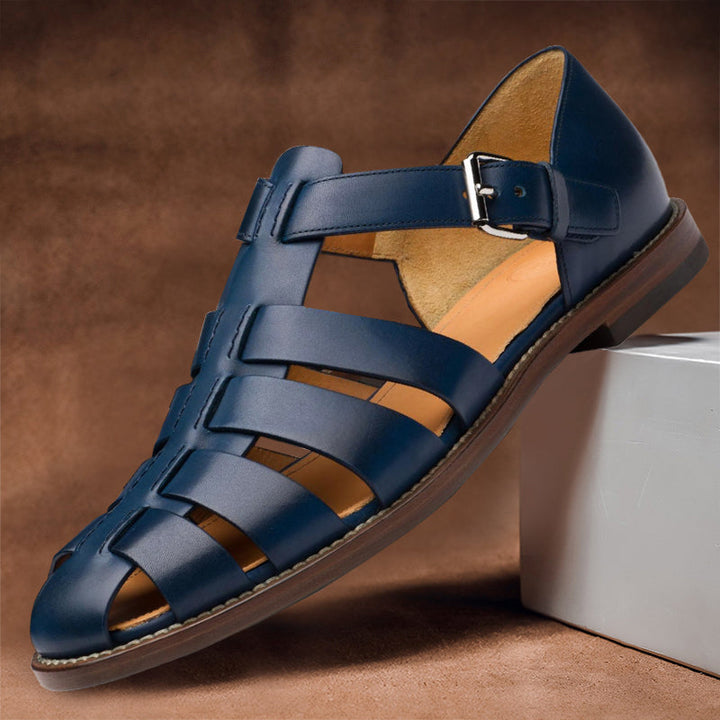 Men's travel & everyday comfort sandals, classic design with non-slip sole for secure walking.
