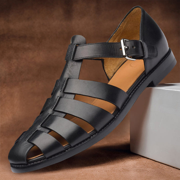 Classic men's comfort footwear: leather sandals with adjustable strap & reliable non-slip grip for all-day wear.