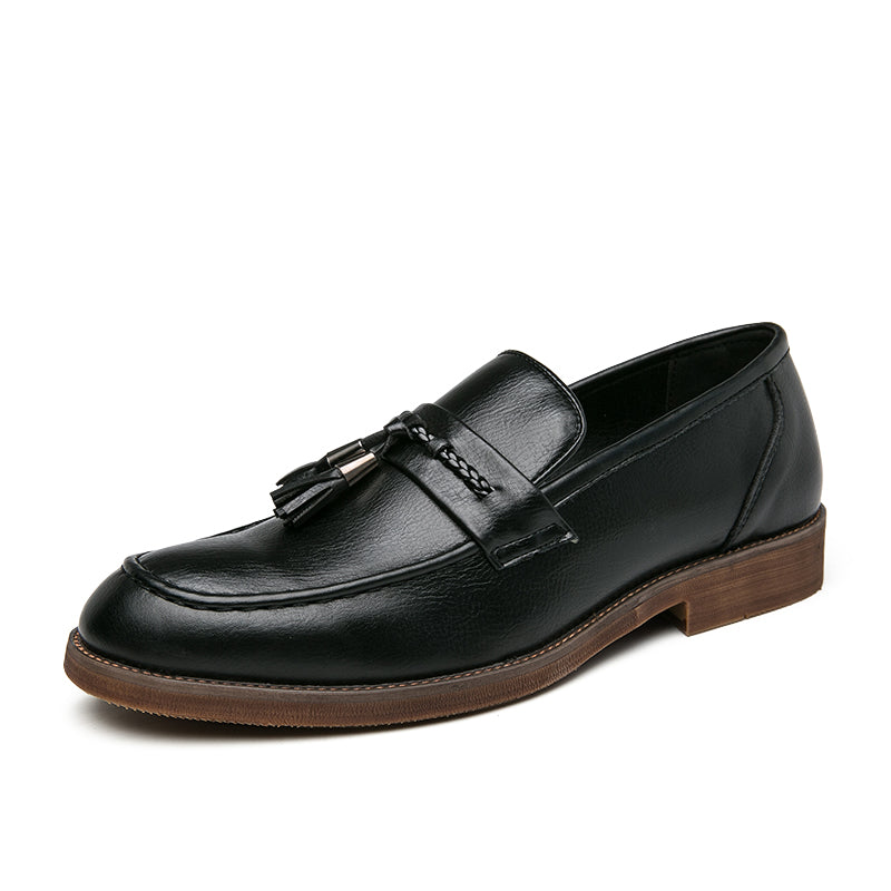 Comfortable and stylish men's slip-on formal shoes: classic tassel loafers for diverse fashion needs.