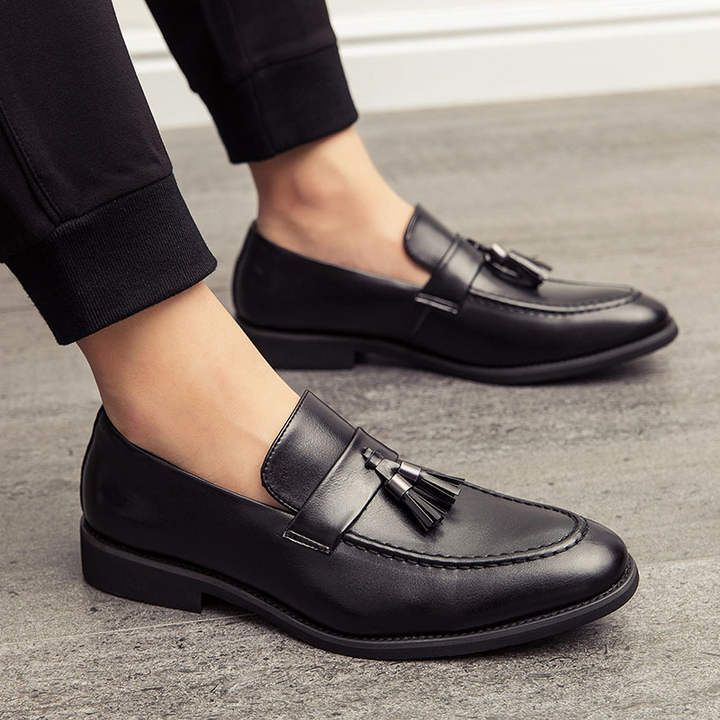 Sharp men's formal tassel loafers, designed for a distinguished and modern look.