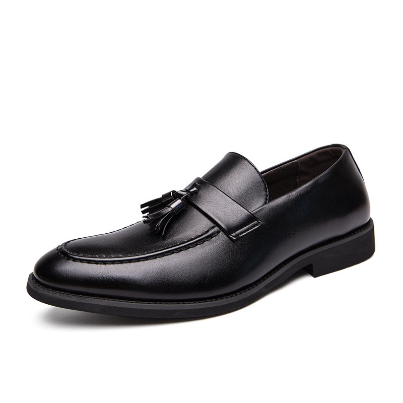 Classic men's brown slip-on loafers with tassels, combining comfort and sharp style.