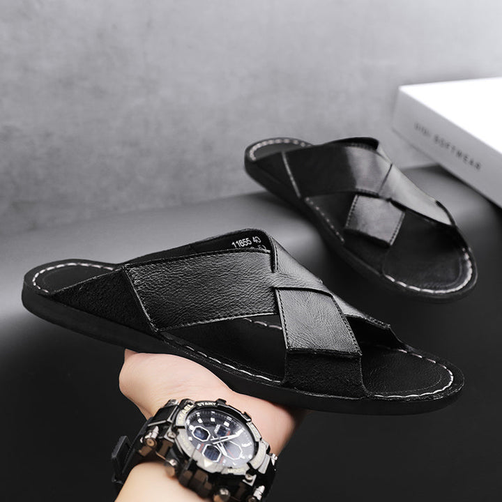 Everyday men's classic brown slip-on sandals, offering supreme comfort for all summer activities.
