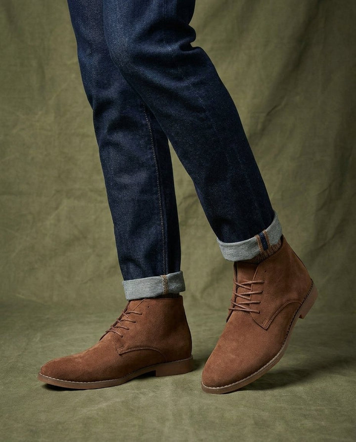Durable men's lace-up suede ankle boots, classic style, comfortable and long-lasting footwear.