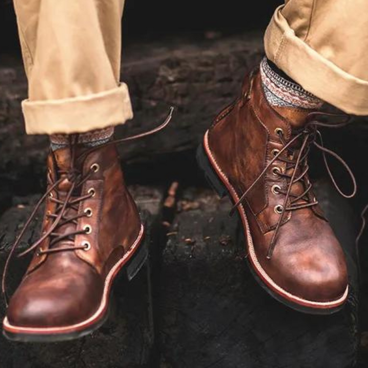 Durable men's winter boots, Cassian model, designed for warmth, support, & lasting comfort in cold weather.