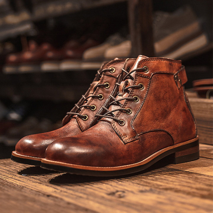 Cassian men's comfort boots, a timeless classic with robust design for all-day wear & superior foot support.