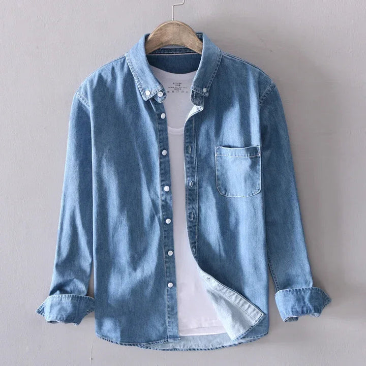Men's classic casual button-down shirt with long sleeves, perfect for everyday versatile wear.