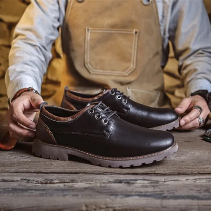 Cedar Ridge black Oxfords for men. Durable, comfortable casual shoes with timeless style for daily wear.