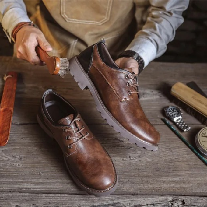 Versatile dark brown Cedar Ridge Oxfords. Classic men's casual shoes, great for everyday wear & style.