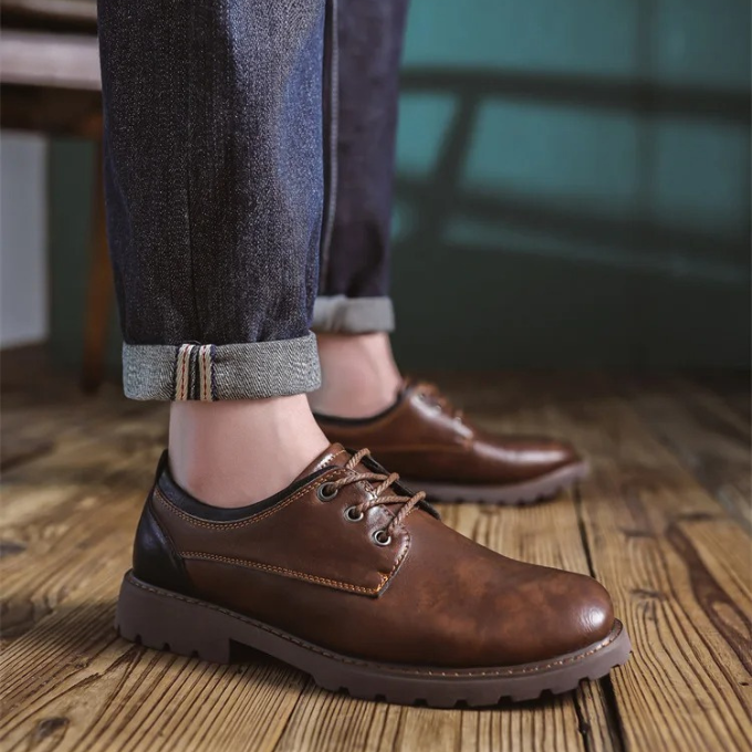 Men's Black Cedar Ridge Oxfords. Classic dress shoes offering sophisticated style & lasting comfort.