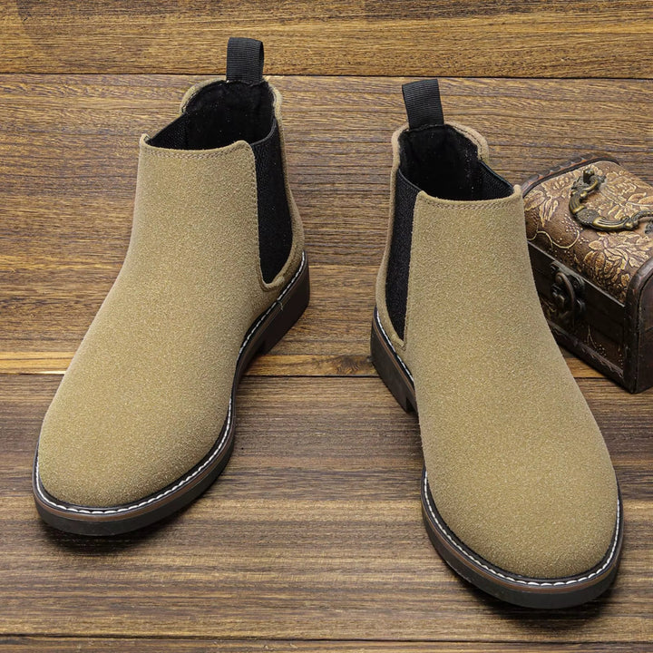 Effortless style & comfort with men's Chelsea boots, perfect for casual or dress occasions.