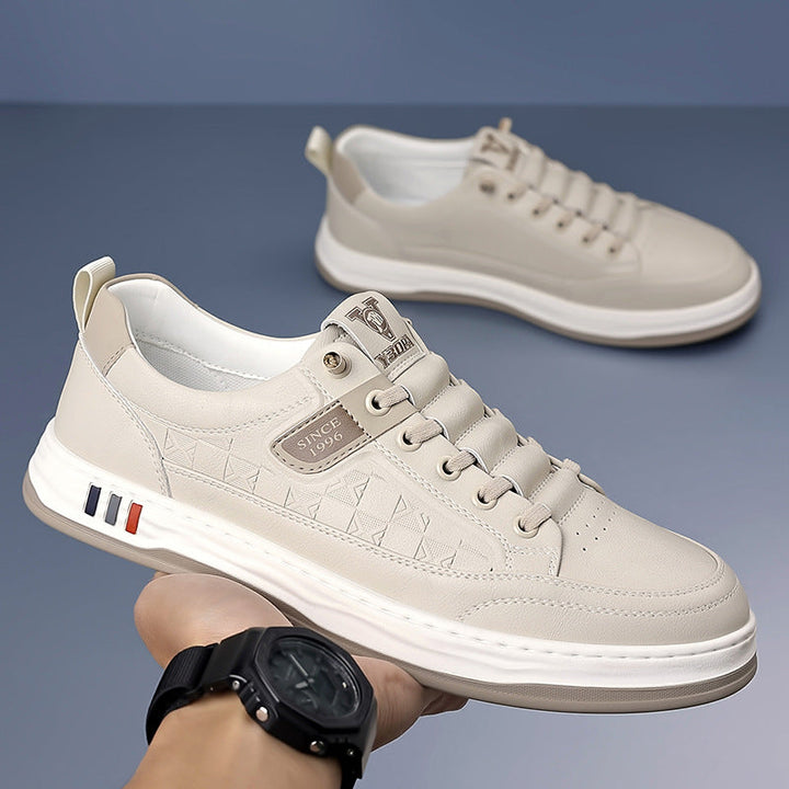 Everyday men's classic sneakers in white, offering comfort and style.