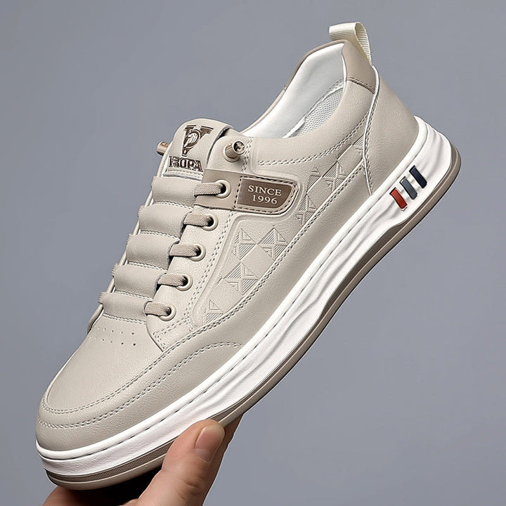 Brown men's walking shoes, designed for everyday comfort and casual style.