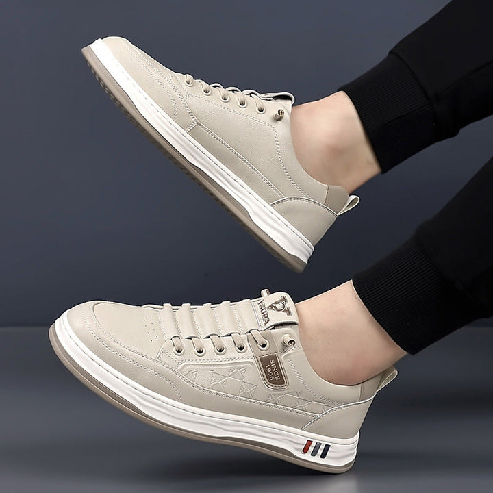 Classic men's brown everyday footwear, combining comfort and timeless style.