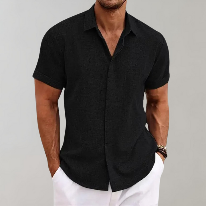 Dante men's short-sleeve polo shirt. Classic solid color for a comfortable, versatile everyday look.