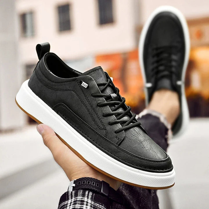 Men's classic casual sneakers, durable and comfortable everyday walking shoes for mens footwear collection.
