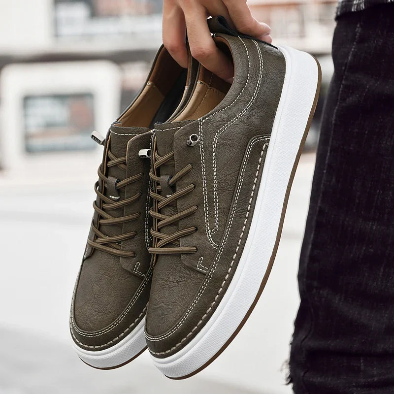 Stylish men's classic sneakers, black lace-up design for comfortable everyday walking and casual wear.